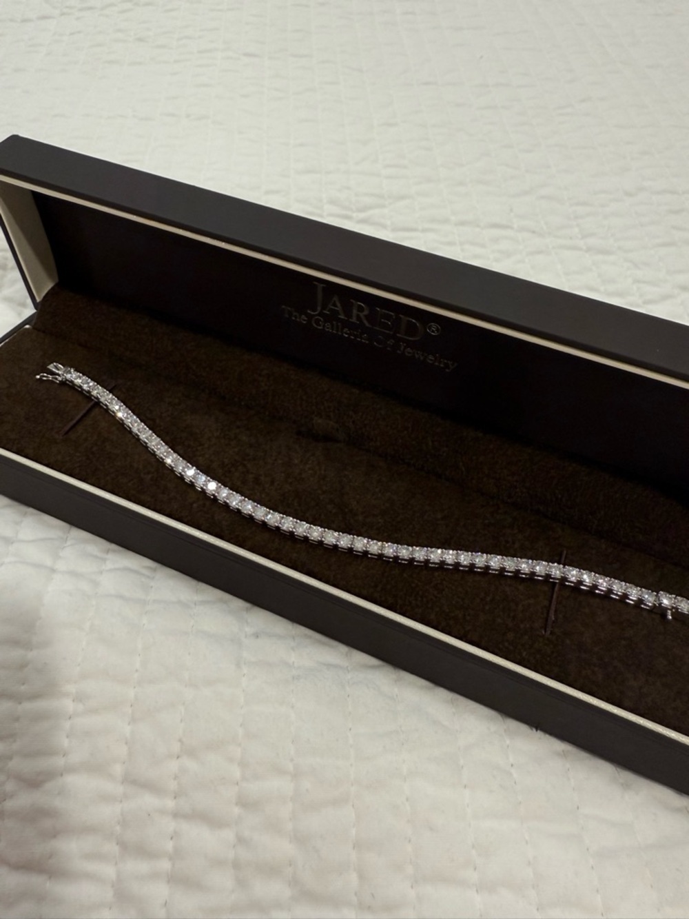 7.45 lab grown diamond tennis bracelet in 18k gold